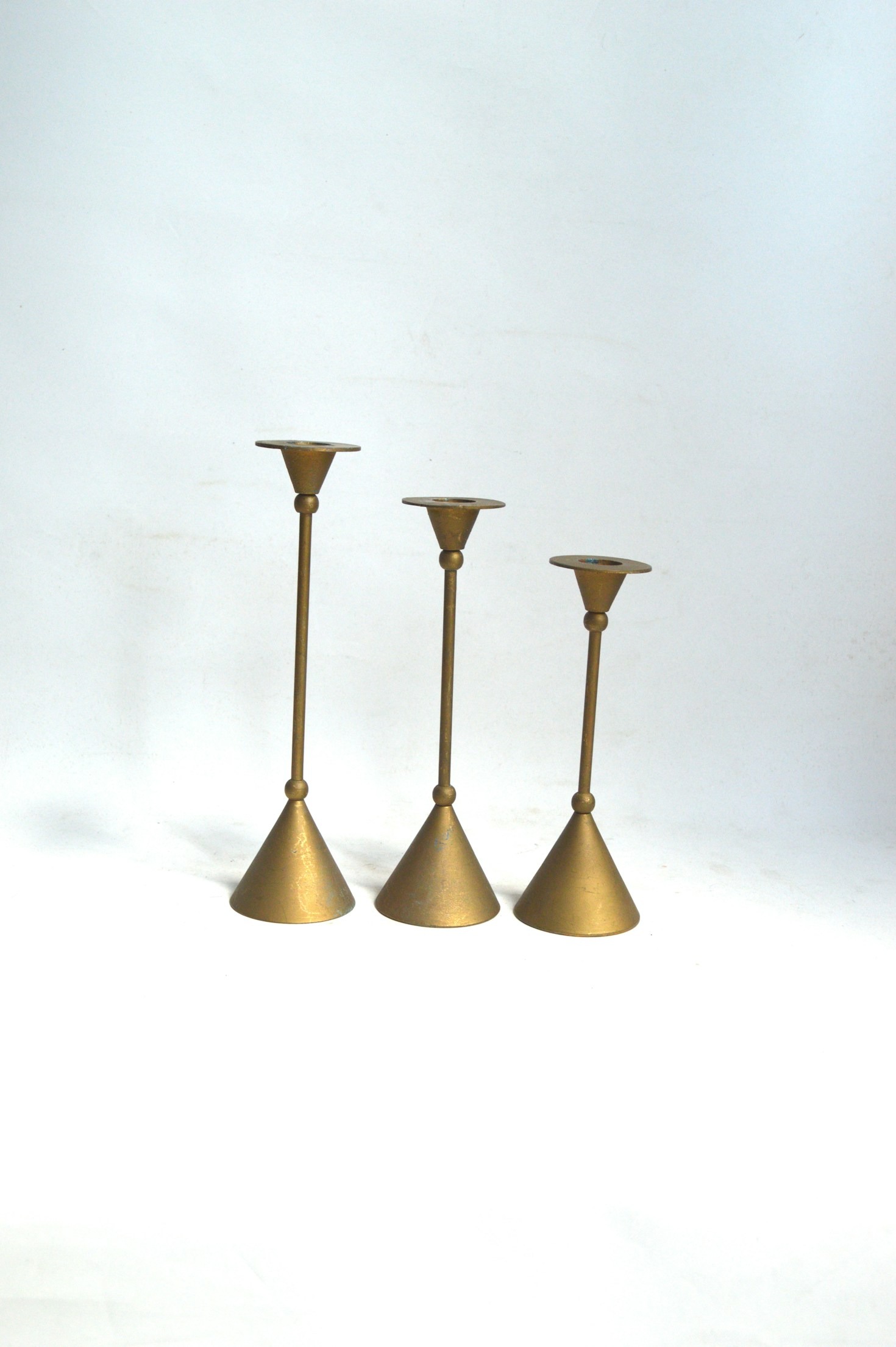 Incorporating Brass Elements in Modern Home Design